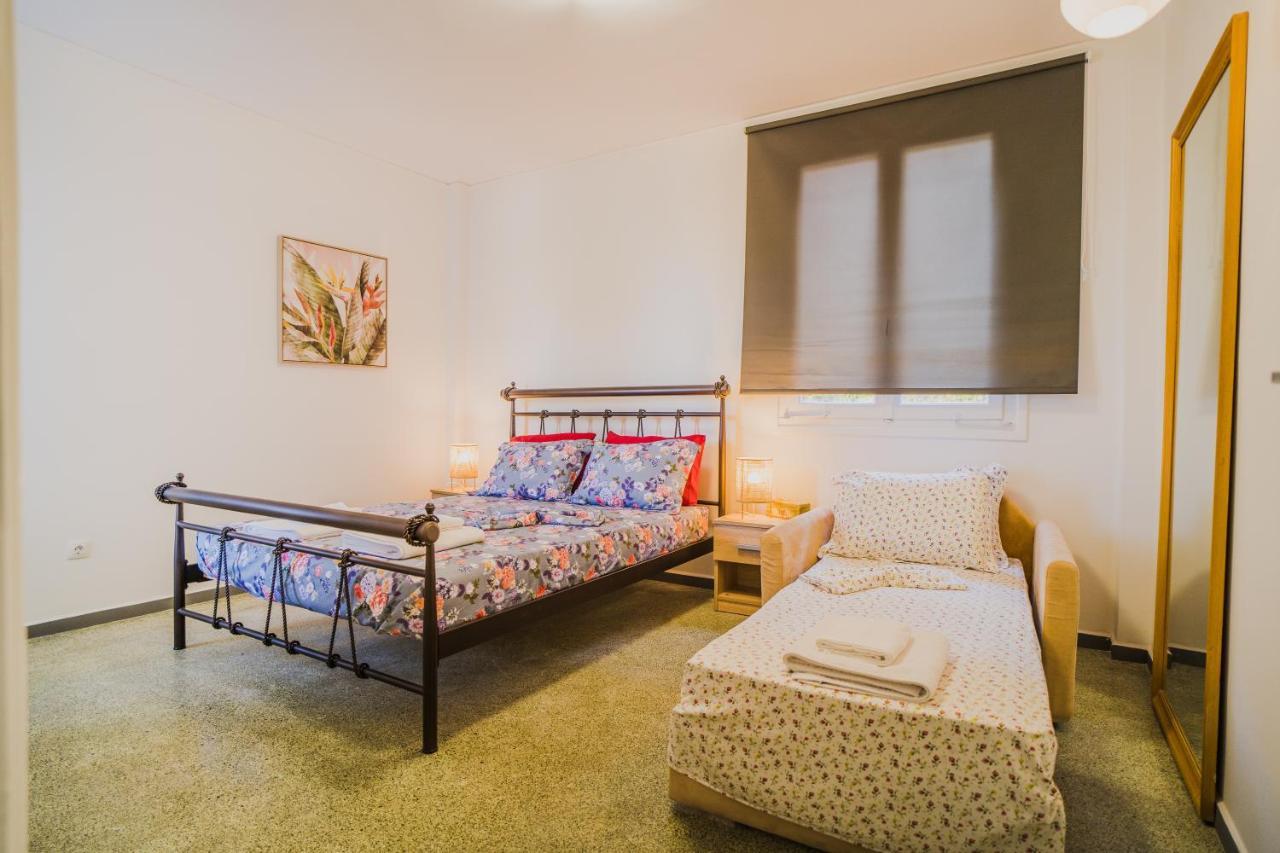 Green Apartment Ground Floor Feel Like Home Properties Saronida Exterior photo