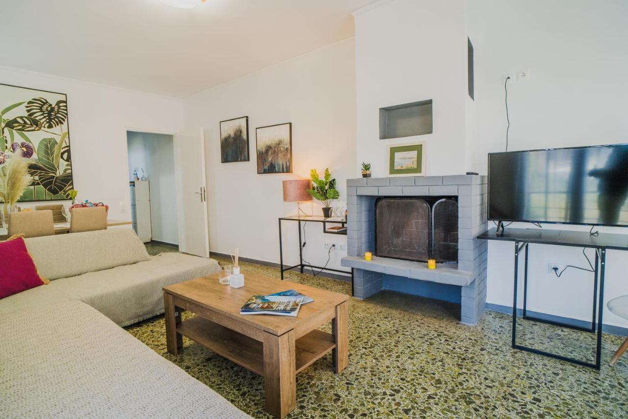 Green Apartment Ground Floor Feel Like Home Properties Saronida Exterior photo