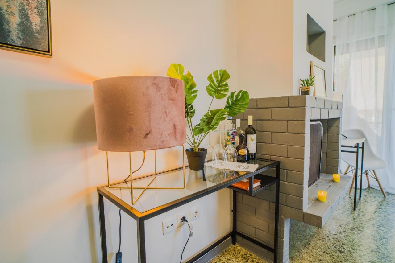 Green Apartment Ground Floor Feel Like Home Properties Saronida Exterior photo